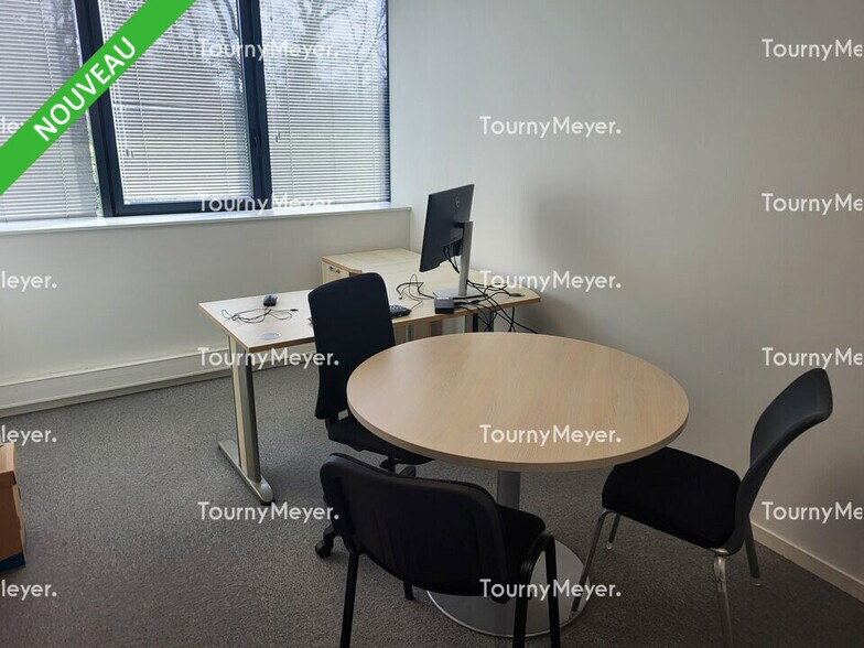 Bureau dans Saint-Jacques-de-la-Lande à vendre - Photo de l’immeuble – Image 3 sur 9
