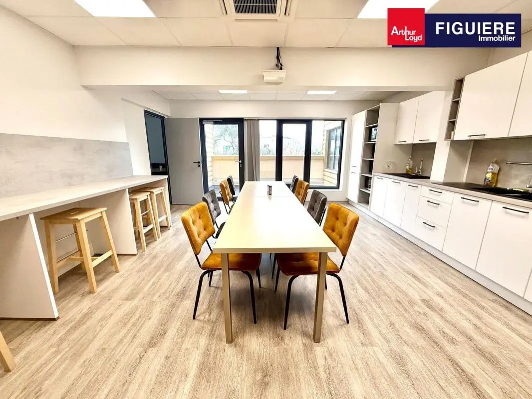 Bureau dans Vitrolles à louer Photo de l’immeuble– Image 1 sur 19