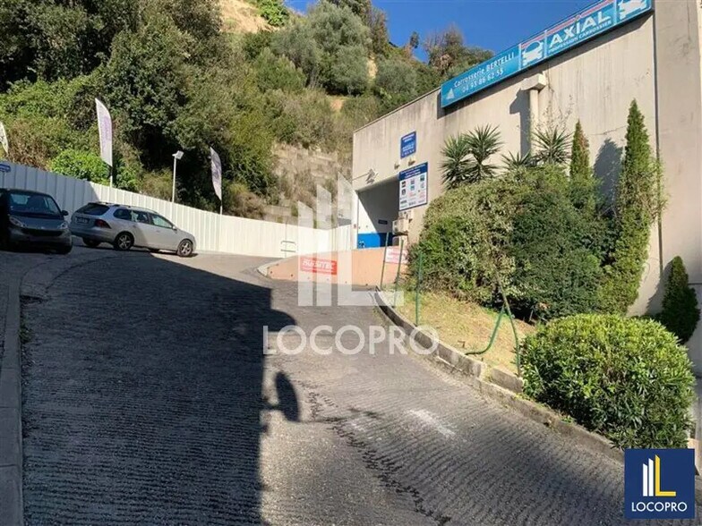 Industriel/Logistique dans Nice à louer - Photo de l’immeuble – Image 1 sur 12