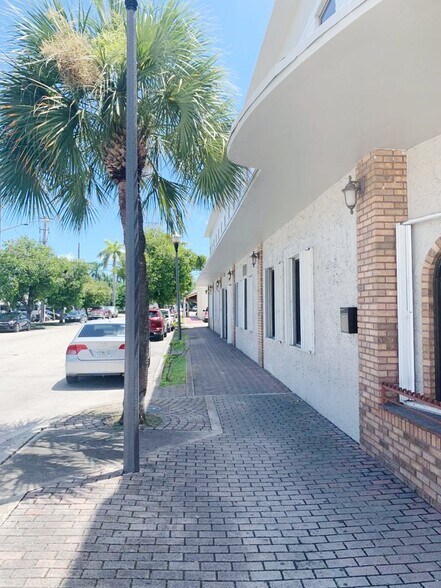 381 N Krome Ave, Homestead, FL à louer - Photo de l’immeuble – Image 2 sur 4