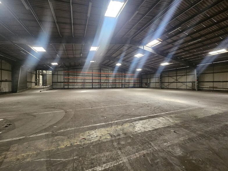 Industriel/Logistique dans Angers à vendre - Photo de l’immeuble – Image 2 sur 4
