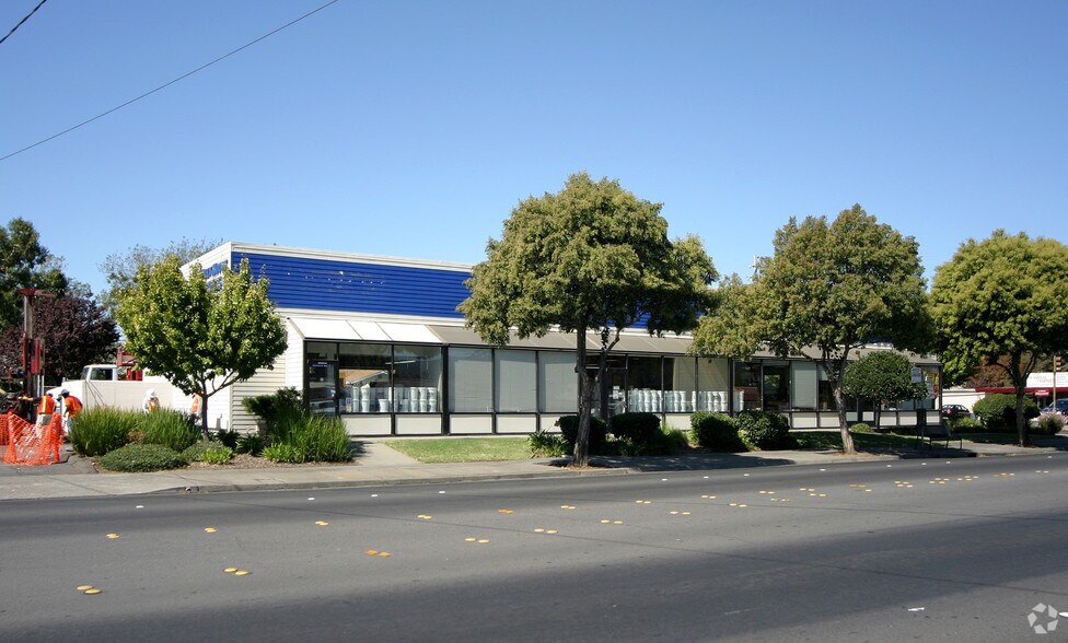 3191 Jefferson St, Napa, CA à louer - Photo de l’immeuble – Image 2 sur 9
