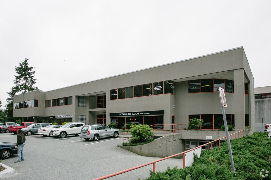 1120 Westwood St, Coquitlam, BC à vendre - Photo principale – Image 1 sur 9