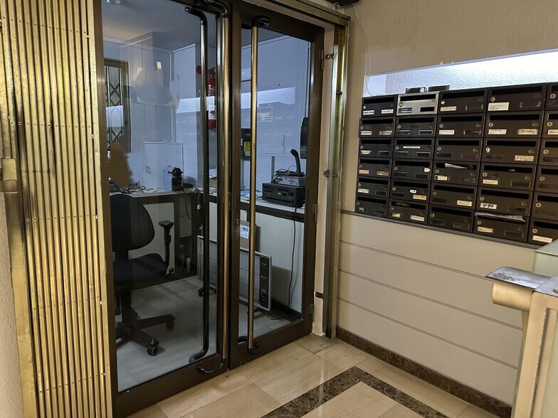 Carrer de Calàbria, Barcelone, Barcelona à vendre - Hall d’entrée – Image 3 sur 5