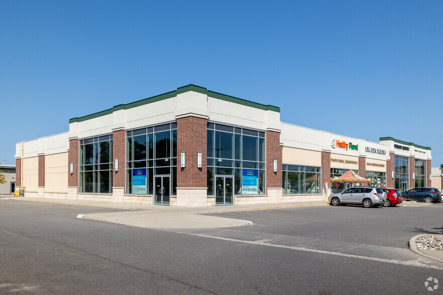 590-650 Industrial Ave, Ottawa, ON à louer - Photo de l’immeuble – Image 2 sur 13