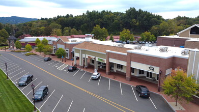 21 Ensign Dr, Avon, CT à louer Photo de l’immeuble– Image 2 sur 2