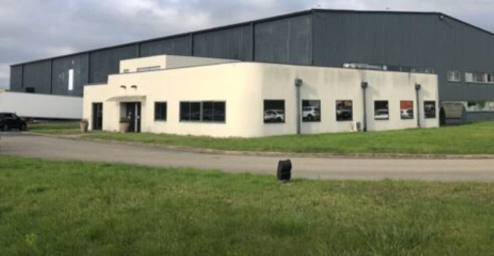 772 Rue De L'Industrie, Saint-André-de-Corcy à louer - Photo de l’immeuble – Image 1 sur 1