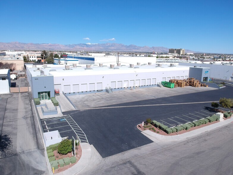 5435 Procyon St, Las Vegas, NV à louer - Photo de l’immeuble – Image 1 sur 6