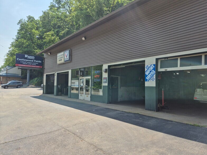2702 Saw Mill Run Blvd, Pittsburgh, PA à vendre - Photo de l’immeuble – Image 1 sur 12