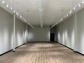 121 S 4th St, Manhattan, KS à louer Photo intérieure– Image 2 sur 4