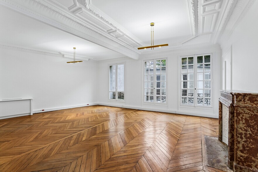 60 Rue Saint-Lazare, Paris à louer - Photo de l’immeuble – Image 2 sur 15