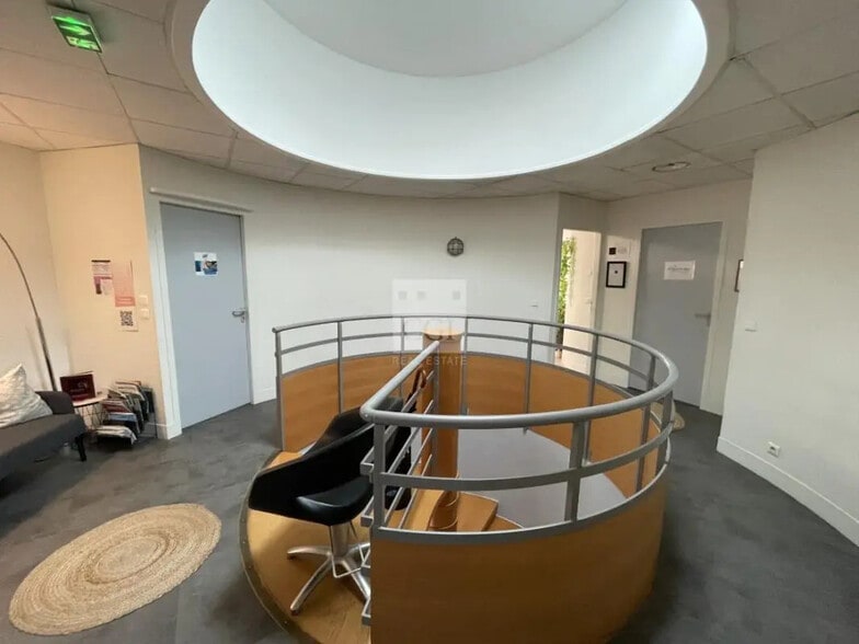 Bureau dans Seyssins à vendre - Photo de l’immeuble – Image 3 sur 4