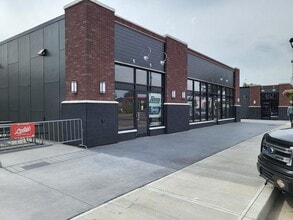 4907 50 Av, Leduc, AB à louer Photo intérieure– Image 2 sur 5