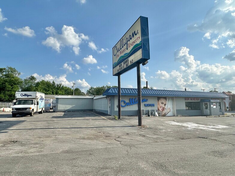 2215 W Lincoln Hwy, Merrillville, IN à vendre - Photo de l’immeuble – Image 2 sur 12