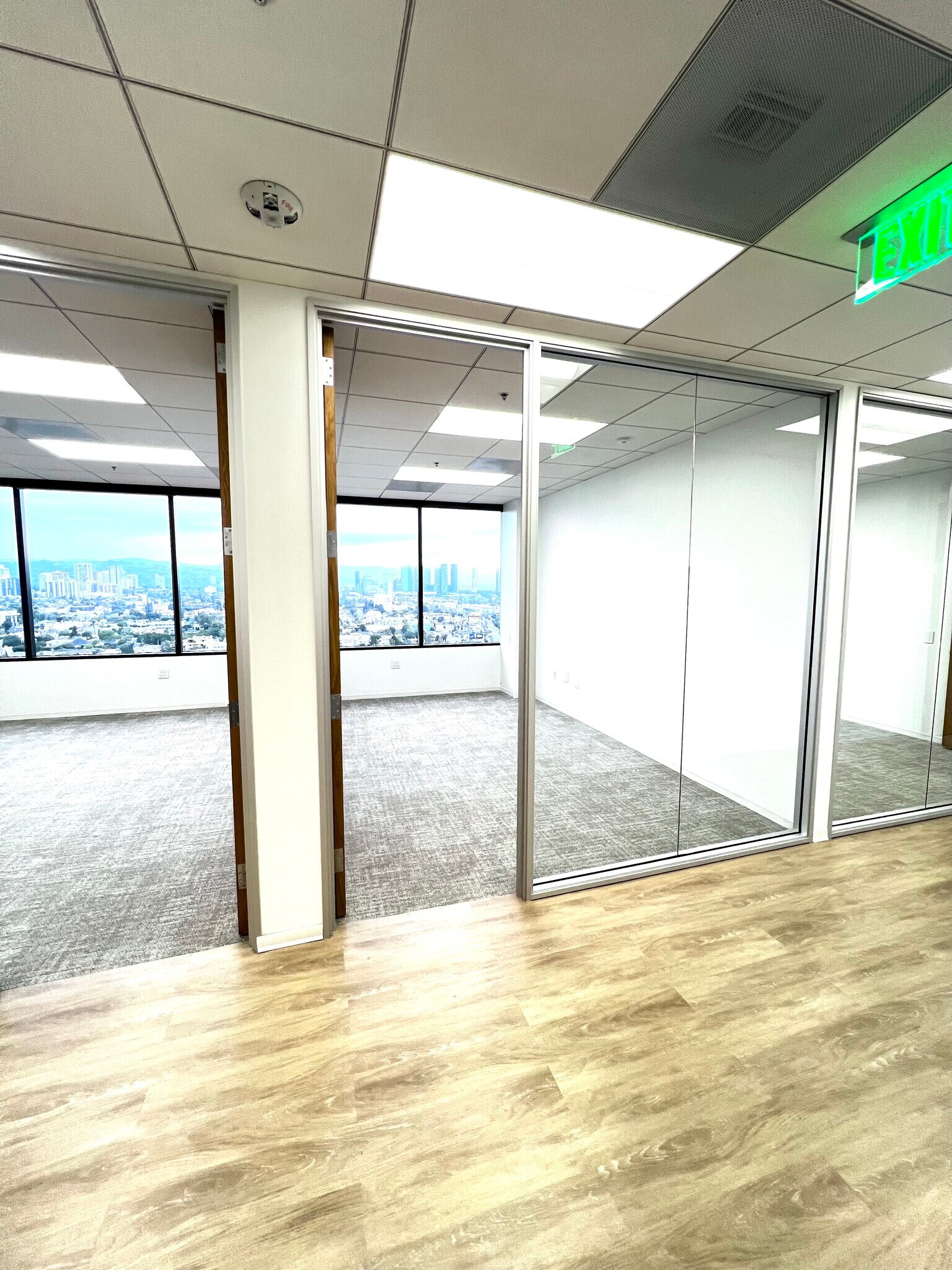 11111 Santa Monica Blvd, Los Angeles, CA à louer Photo intérieure– Image 1 sur 5