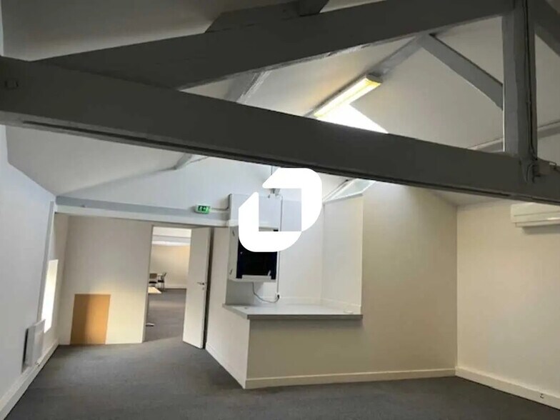 Bureau dans Nanterre à louer - Photo de l’immeuble – Image 3 sur 18