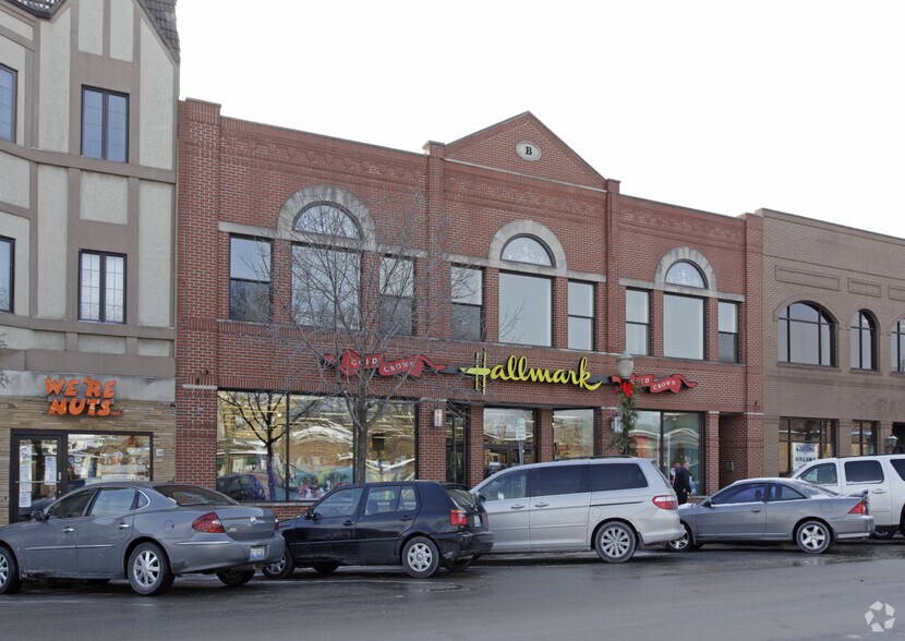 10-14 W Burlington Ave, La Grange, IL à louer - Photo principale – Image 1 sur 11