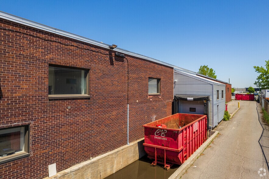 235 Montee De Liesse, Montréal, QC à vendre - Photo de l’immeuble – Image 2 sur 7