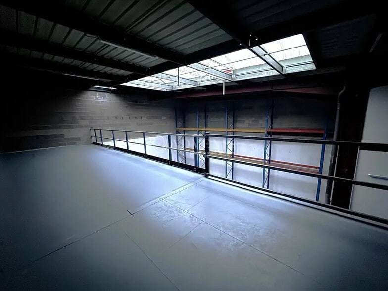 Local d’activités dans Le Thillay à louer - Photo intérieure – Image 3 sur 7