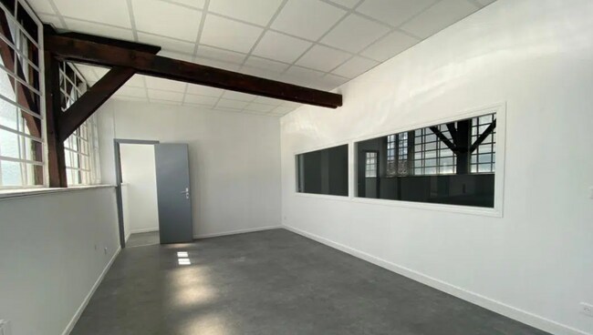 Plus de détails pour Industriel/Logistique à louer