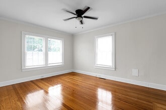 228 E Poplar St, Griffin, GA à louer Photo de l’immeuble– Image 2 sur 4