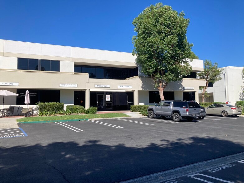 16 Hughes, Irvine, CA à louer - Photo de l’immeuble – Image 2 sur 14