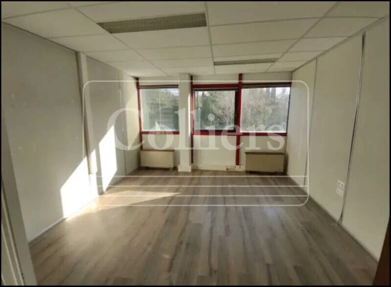 Bureau dans Meyreuil à louer - Photo de l’immeuble – Image 2 sur 5
