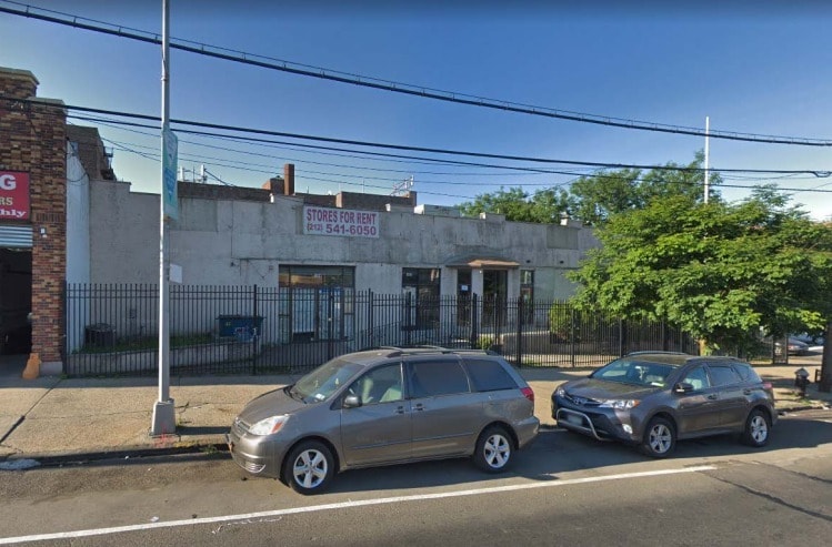 1860-1864 E Tremont Ave, Bronx, NY à louer Photo de l’immeuble– Image 1 sur 2