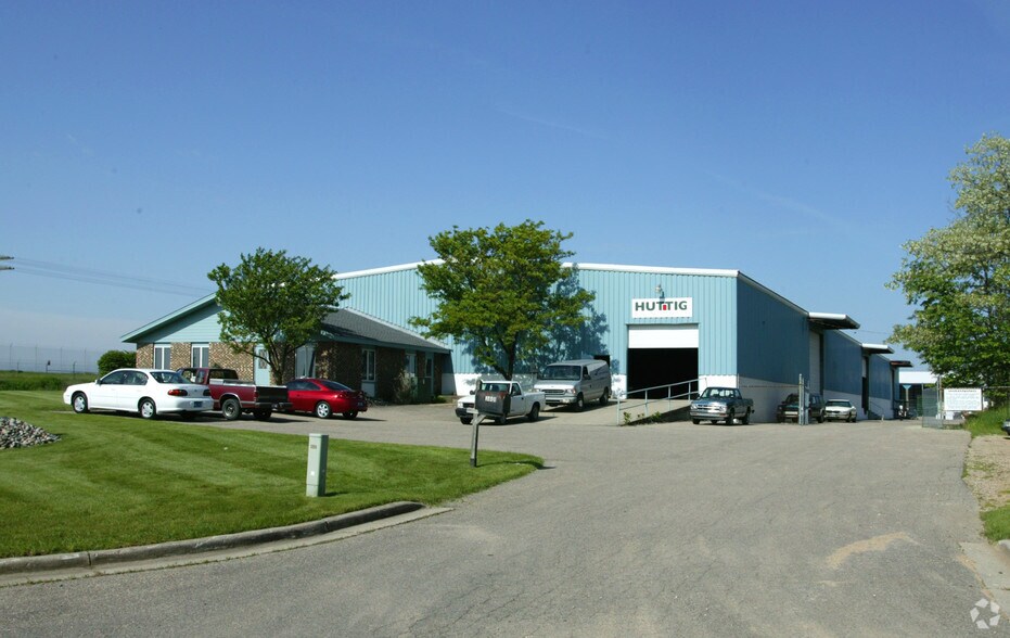 3801 Kraft Ave SE, Grand Rapids, MI à louer - Photo de l’immeuble – Image 2 sur 4