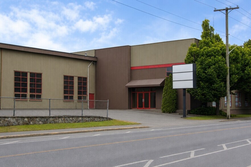 2745 Bridge St, Victoria, BC à vendre - Photo de l’immeuble – Image 2 sur 5