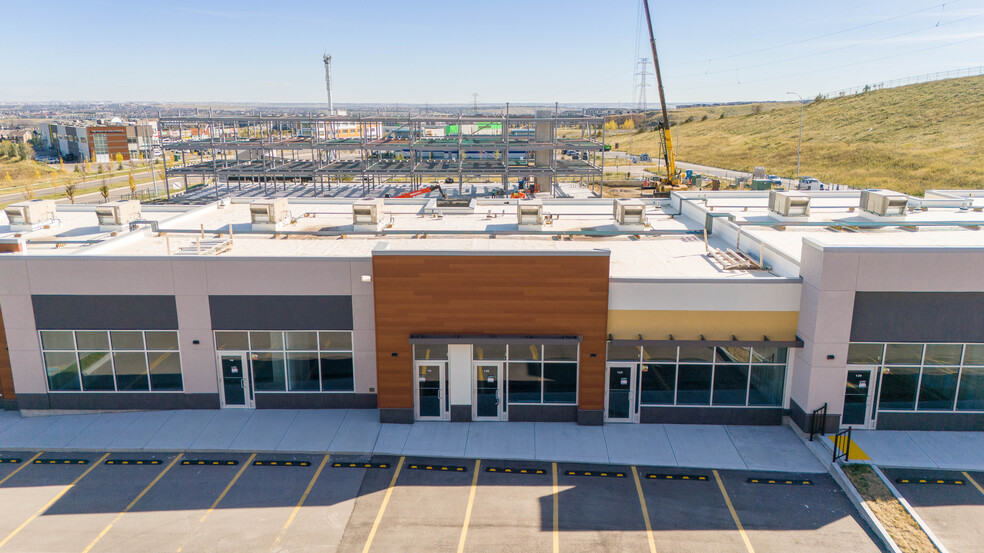 246 Nolanridge Cres NW, Calgary, AB à louer - Photo de l’immeuble – Image 2 sur 22