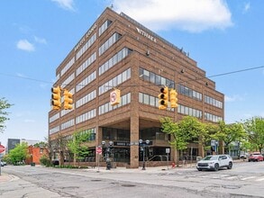 301 E Liberty St, Ann Arbor, MI à louer Photo de l’immeuble– Image 1 sur 5