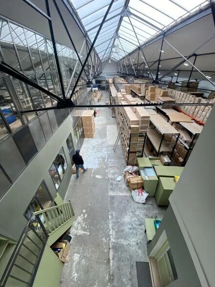 Bureau dans Vitry-sur-Seine à louer - Photo de l’immeuble – Image 2 sur 8