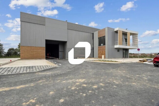 Plus de détails pour Bureau, Local d'activités à louer