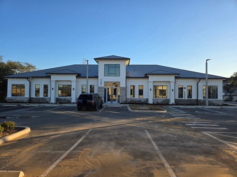 16608 Sunrise Lakes Blvd, Clermont, FL à vendre - Photo de l’immeuble – Image 3 sur 13