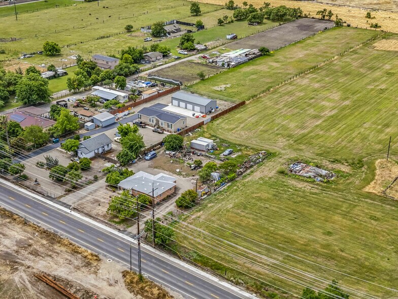 2384 Carpenter Rd, Stockton, CA à vendre - Photo de l’immeuble – Image 2 sur 4