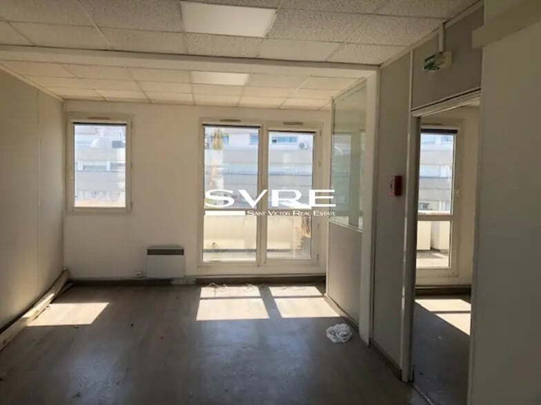 Bureau dans Marseille à louer - Photo de l’immeuble – Image 1 sur 6