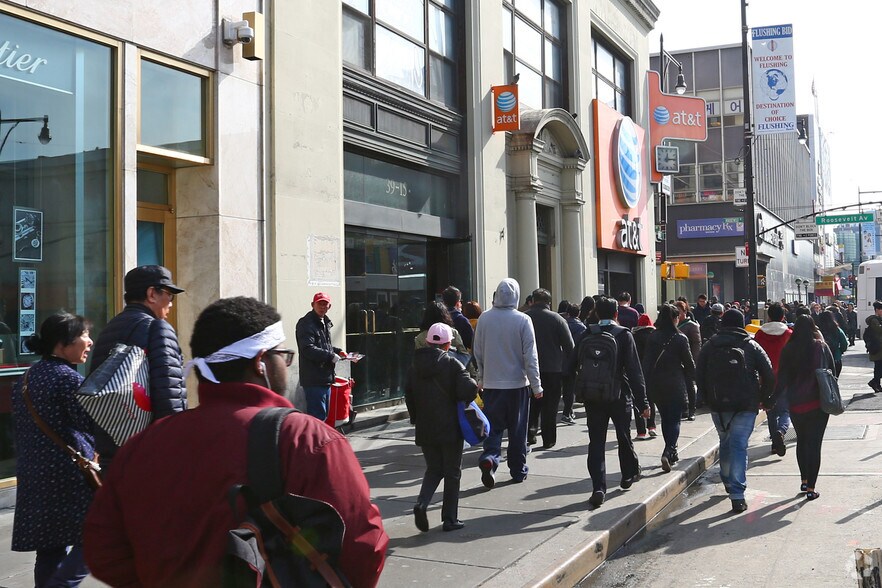 3915-3917 Main St, Flushing, NY à louer - Photo de l’immeuble – Image 3 sur 4