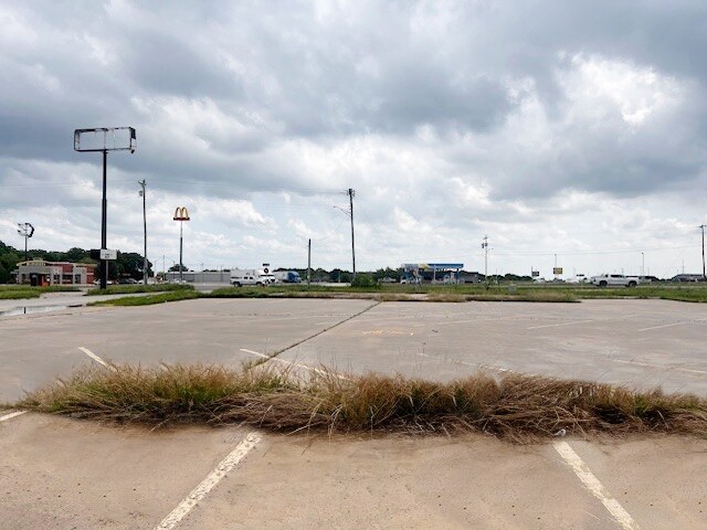 201 CE Colston, Marietta, OK à vendre - Photo de l’immeuble – Image 2 sur 5