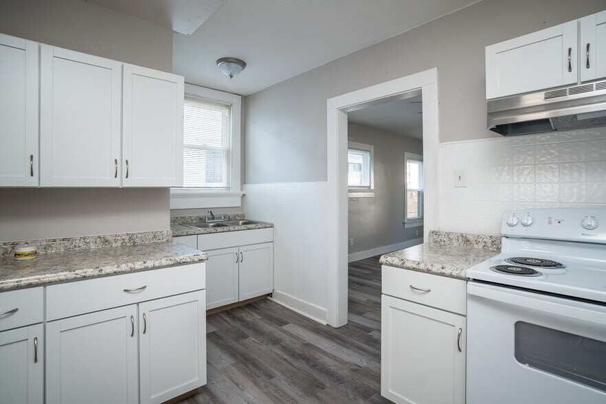 21 Unit Apartment Portfolio portefeuille de 4 biens à vendre sur LoopNet.fr - Photo de l’immeuble – Image 3 sur 3