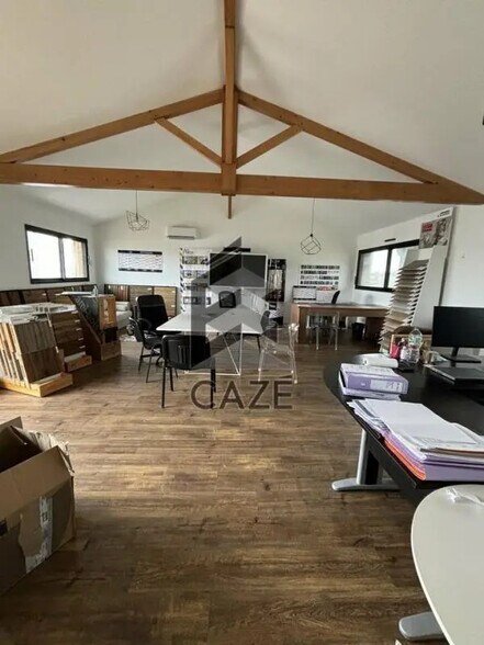 Bureau dans Tresses à louer - Photo de l’immeuble – Image 2 sur 5