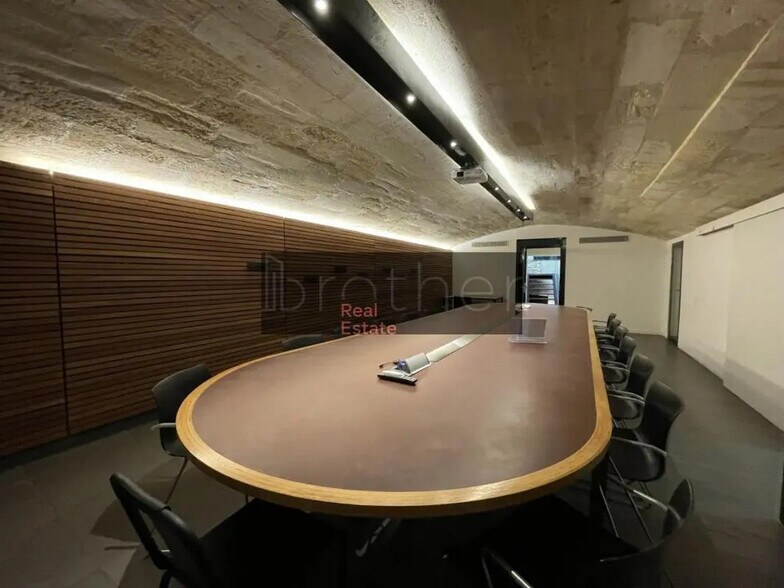 Bureau dans Bordeaux à louer - Photo de l’immeuble – Image 3 sur 7