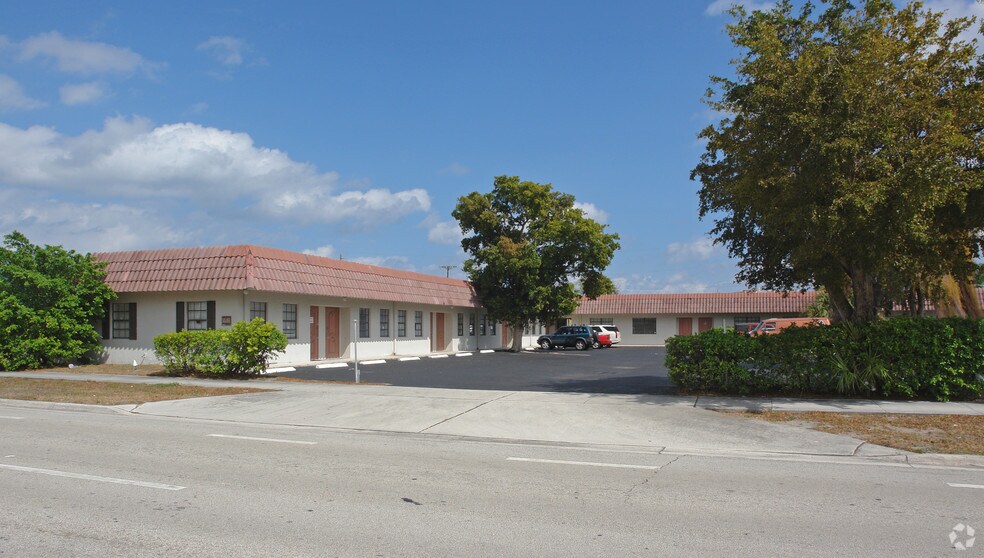 1446 NW Boca Raton Blvd, Boca Raton, FL à louer - Photo de l’immeuble – Image 2 sur 4