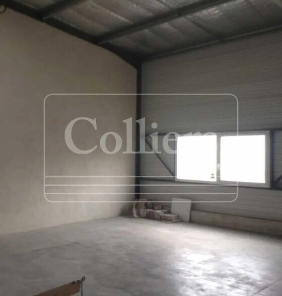 Local d'activités dans LA ROQUE-D'ANTHERON à vendre - Photo intérieure – Image 3 sur 4