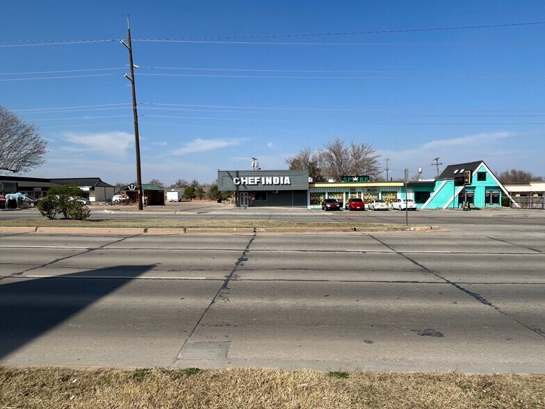 2617-2621 NW Cache Rd, Lawton, OK à vendre - Photo de l’immeuble – Image 2 sur 5