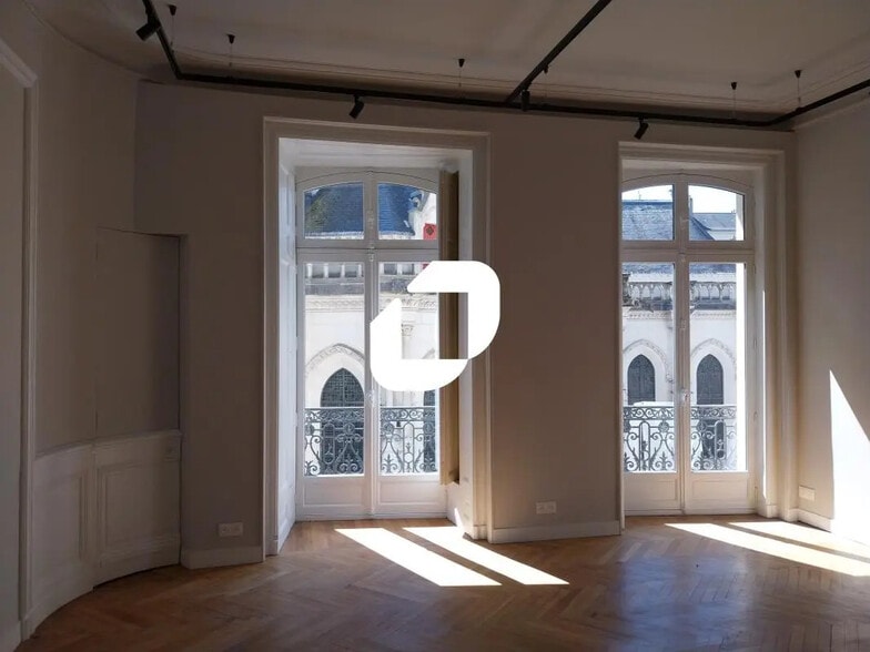 Bureau dans Nantes à louer - Photo de l’immeuble – Image 2 sur 13