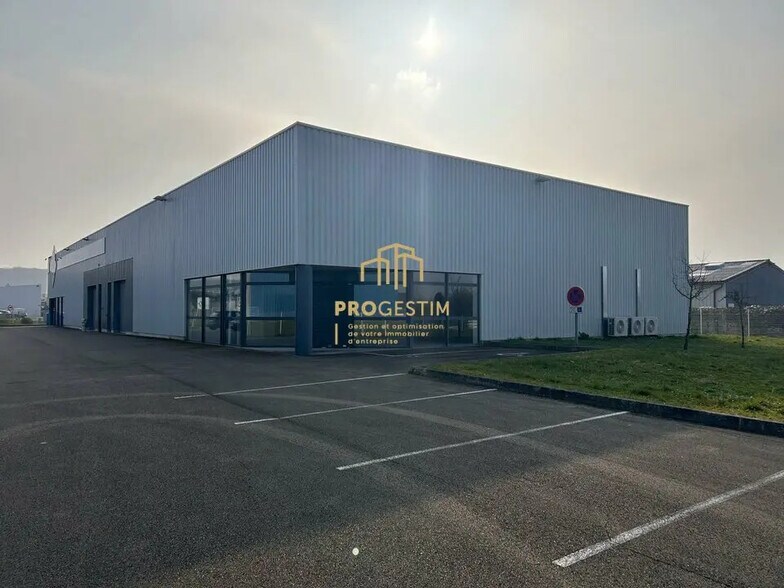Local d’activités dans Monéteau à louer - Photo de l’immeuble – Image 1 sur 10