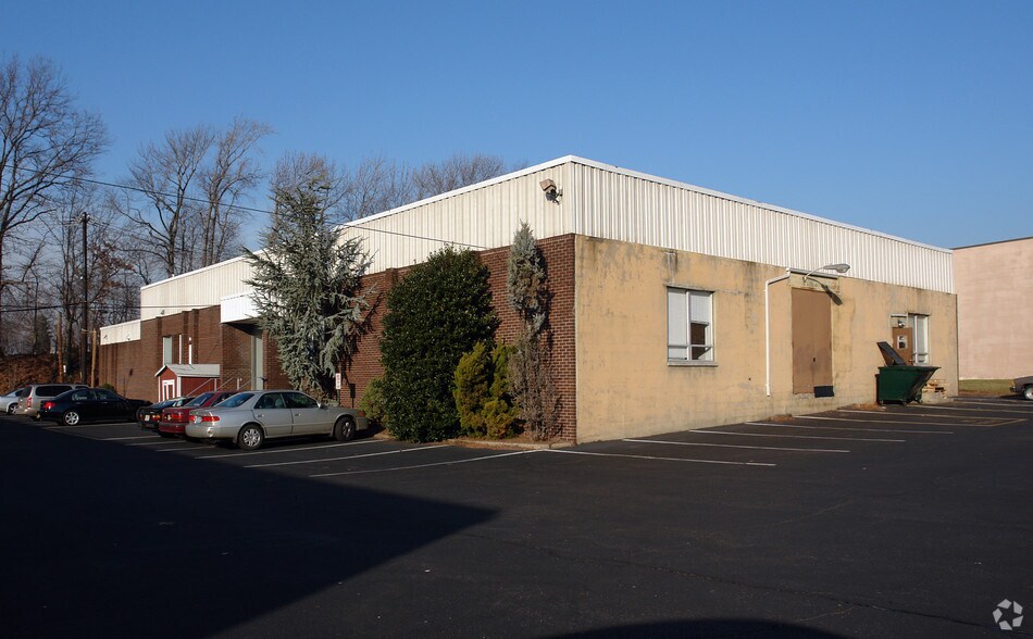431 N Midland Ave, Saddle Brook, NJ à louer - Photo de l’immeuble – Image 2 sur 5