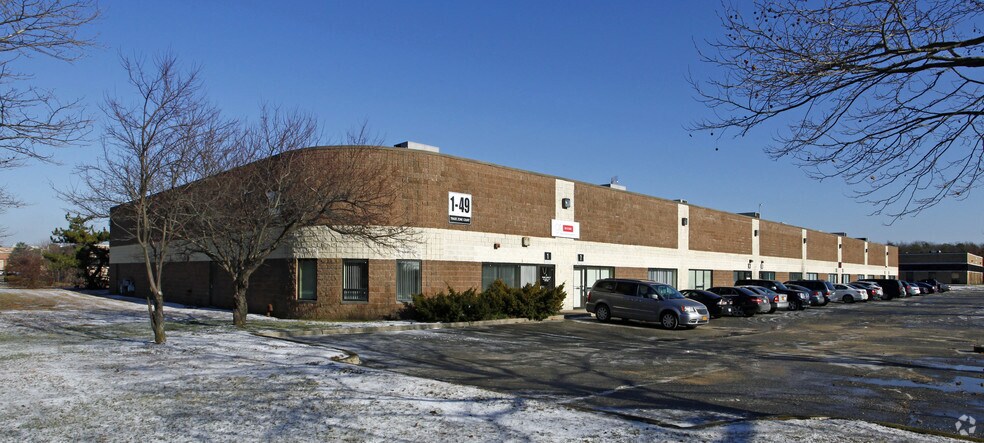 200 Trade Zone Dr, Ronkonkoma, NY à louer - Photo principale – Image 2 sur 12