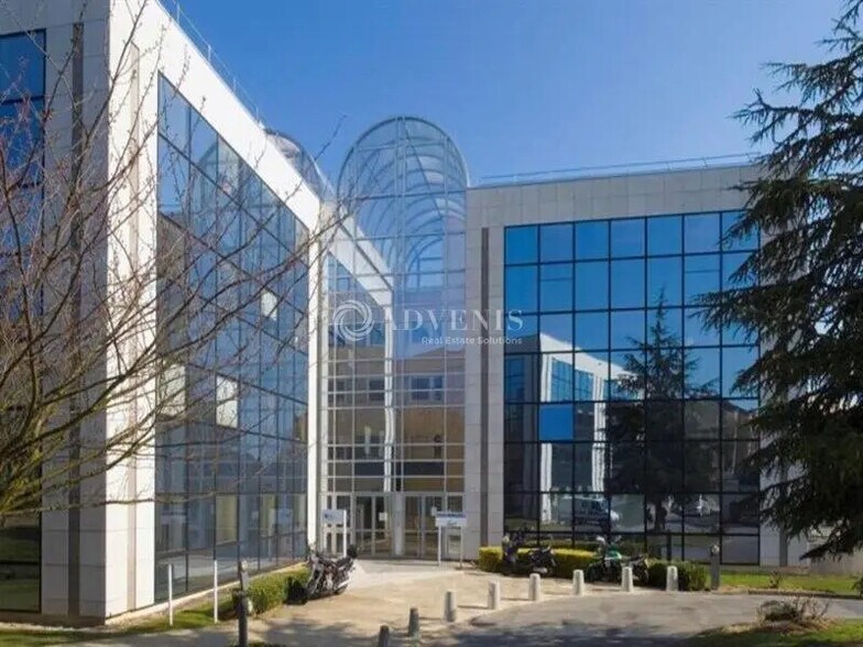 Bureau dans Cergy à louer - Photo de l’immeuble – Image 1 sur 10